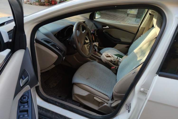 Used Ford Focus 2012 Sedan 1.6L Automatic Comfort Model Driver Seat