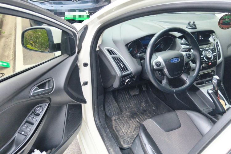 Used Ford Focus 2012 Hatchback 2.0L Automatic Luxury Sport Model Driver Seat