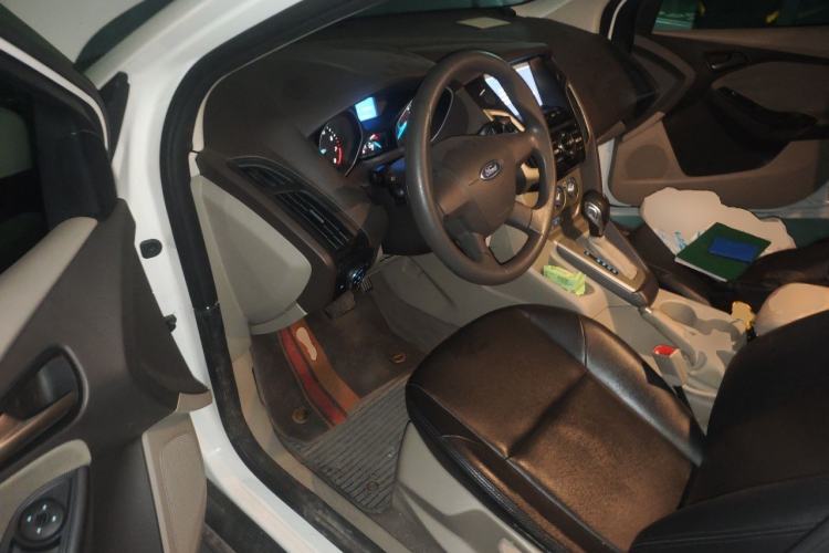 Used Ford Focus 2012 Sedan 1.6L Automatic Comfort Model Driver Seat