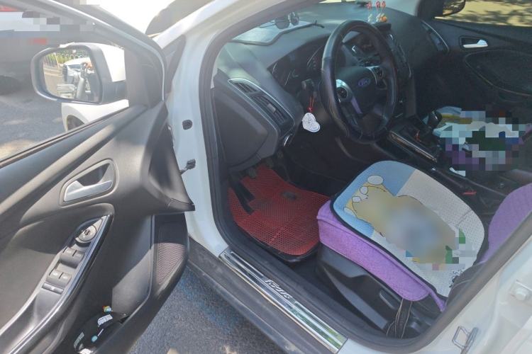 Used Ford Focus 2012 Hatchback 1.6L Manual Fashion Edition Driver Seat