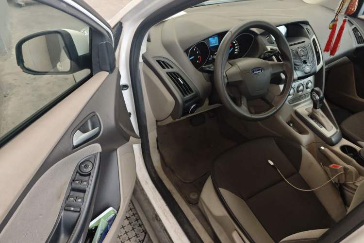 Used Ford Focus 2012 Sedan 1.6L Automatic Comfort Model Driver Seat