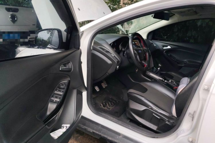 Used Ford Focus 2012 Hatchback 1.6L Manual Fashion Edition Driver Seat