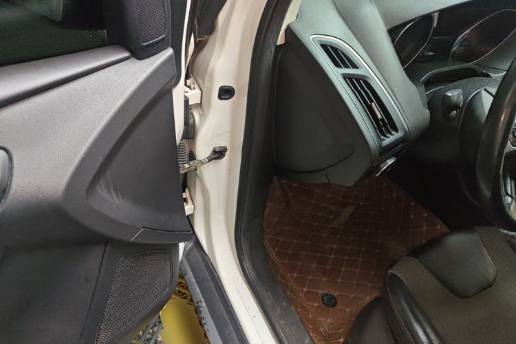 Used Ford Focus 2012 Sedan 1.6L Automatic Fashion Edition Driver Seat