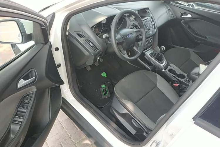 Used Ford Focus 2012 Hatchback 1.6L Manual Comfort Model Driver Seat