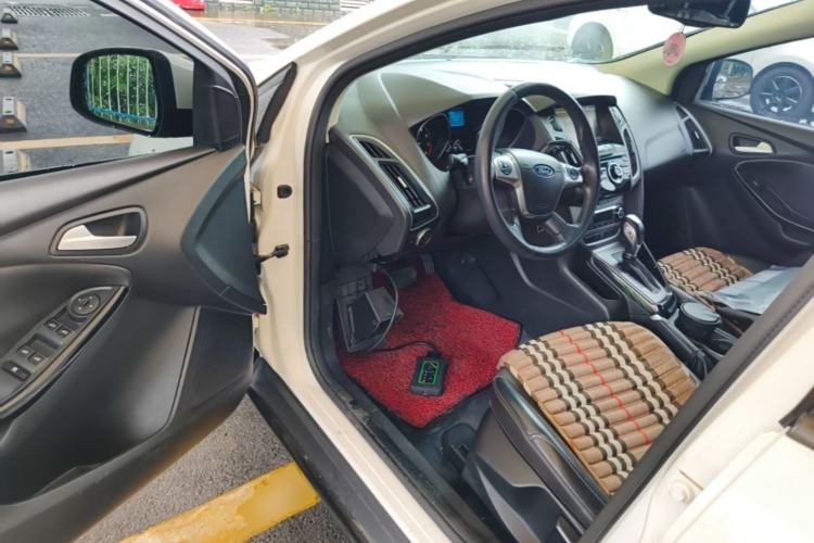 Used Ford Focus 2012 Hatchback 1.6L Automatic Fashion Edition Driver Seat