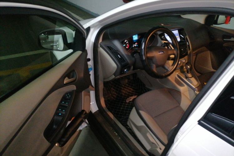 Used Ford Focus 2012 Sedan 1.6L Automatic Comfort Model Driver Seat