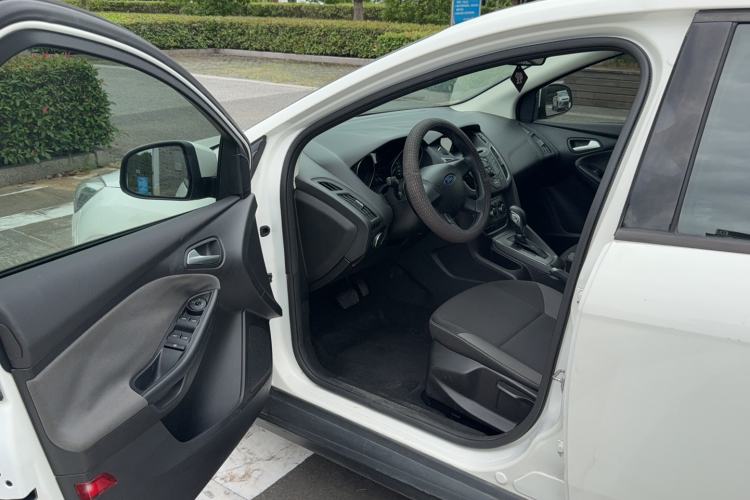 Used Ford Focus 2012 Hatchback 1.6L Automatic Comfort Model Driver Seat