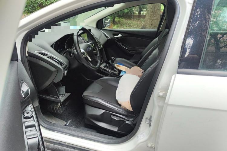 Used Ford Focus 2012 Hatchback 1.6L Manual Fashion Edition Driver Seat