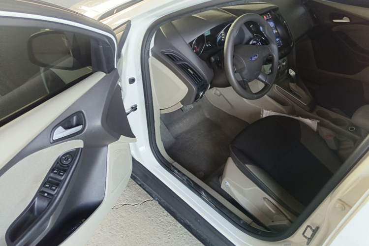 Used Ford Focus 2012 Sedan 1.6L Automatic Comfort Model Driver Seat