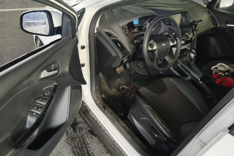 Used Ford Focus 2012 Sedan 1.6L Automatic Fashion Edition Driver Seat