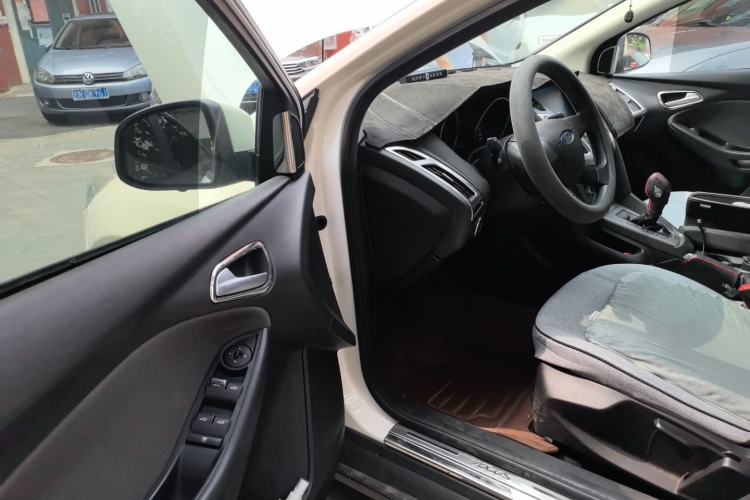 Used Ford Focus 2012 Hatchback 1.6L Automatic Comfort Model Driver Seat