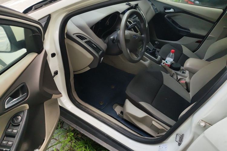 Used Ford Focus 2012 Sedan 1.6L Manual Comfort Model Driver Seat