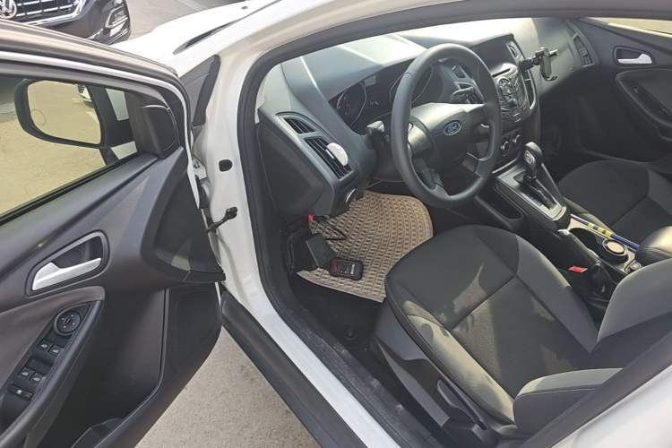 Used Ford Focus 2012 Hatchback 1.6L Automatic Comfort Model Driver Seat