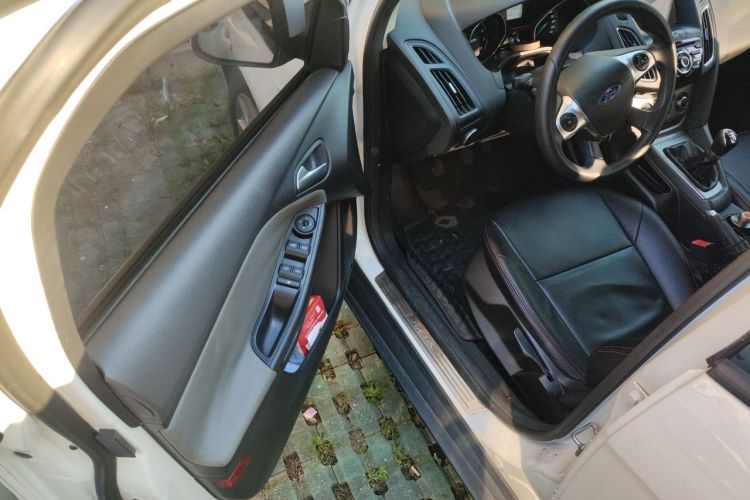 Used Ford Focus 2012 Hatchback 1.6L Manual Comfort Model Driver Seat