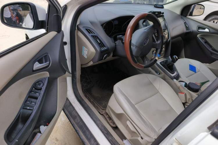 Used Ford Focus 2012 Sedan 1.6L Manual Comfort Model Driver Seat