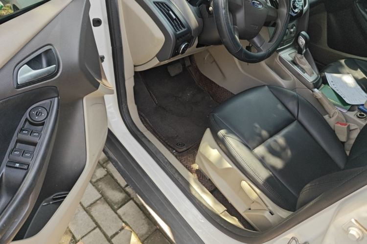 Used Ford Focus 2012 Sedan 1.6L Automatic Comfort Model Driver Seat