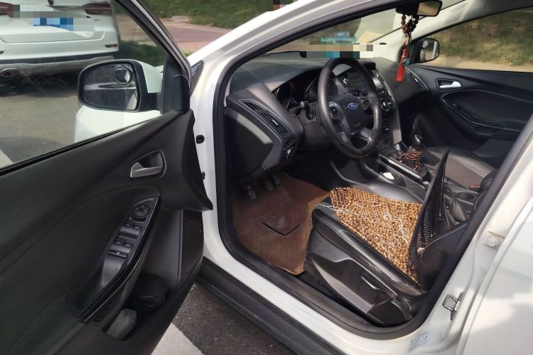 Used Ford Focus 2012 Hatchback 1.6L Manual Fashion Edition Driver Seat