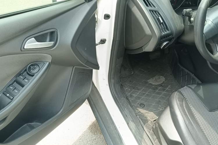 Used Ford Focus 2012 Hatchback 1.6L Automatic Comfort Model Driver Seat