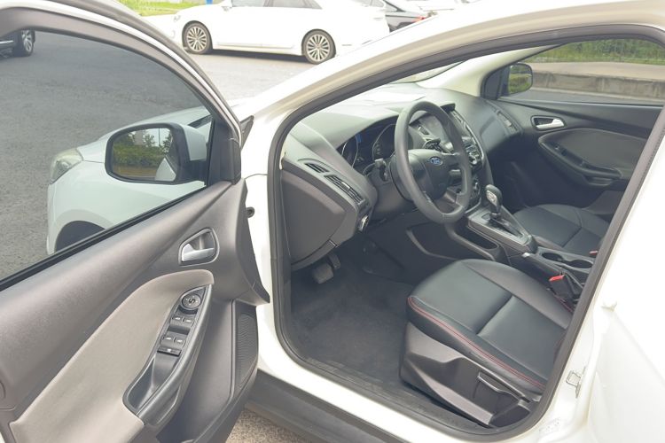 Used Ford Focus 2012 Hatchback 1.6L Automatic Comfort Model Driver Seat