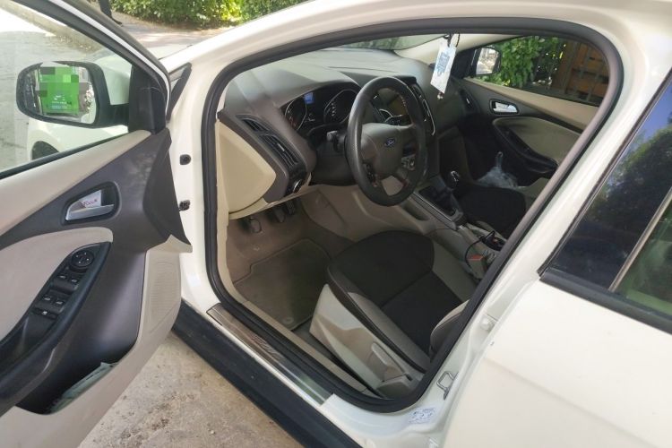 Used Ford Focus 2012 Sedan 1.6L Manual Comfort Model Driver Seat