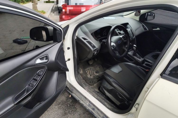 Used Ford Focus 2012 Hatchback 1.6L Automatic Fashion Edition Driver Seat