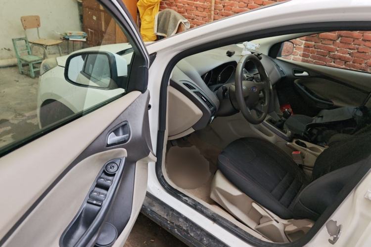 Used Ford Focus 2012 Sedan 1.6L Manual Comfort Model Driver Seat