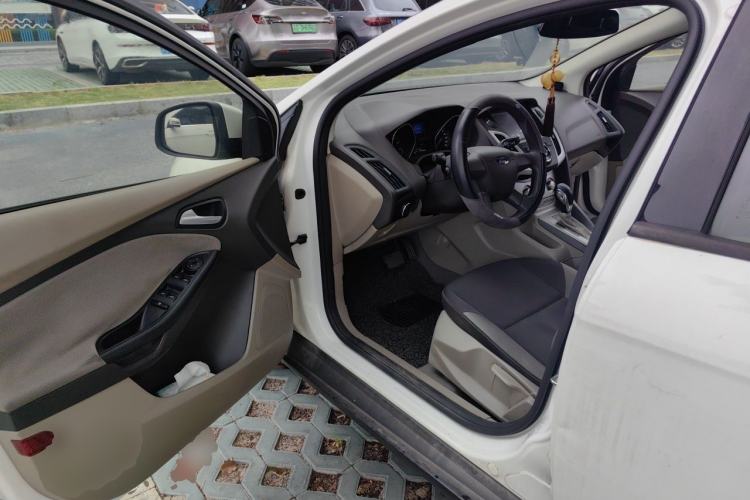 Used Ford Focus 2012 Sedan 1.6L Automatic Comfort Model Driver Seat
