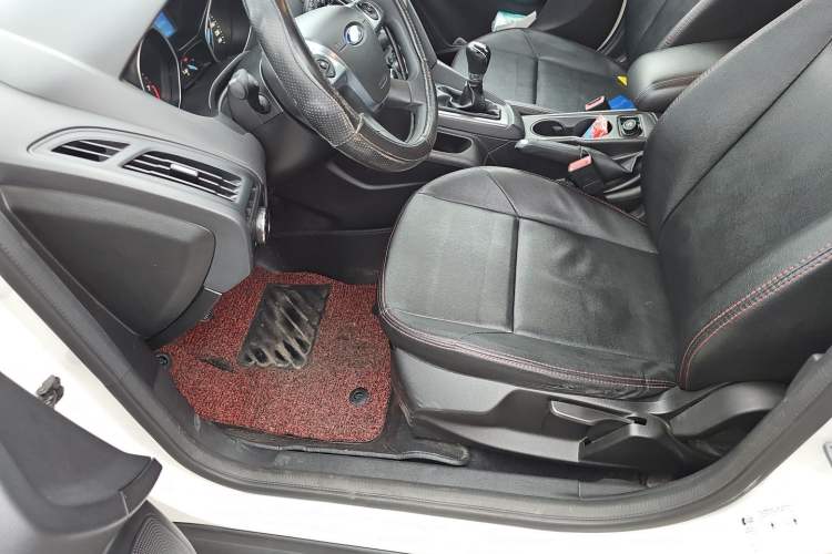 Used Ford Focus 2012 Hatchback 1.6L Manual Comfort Model Driver Seat