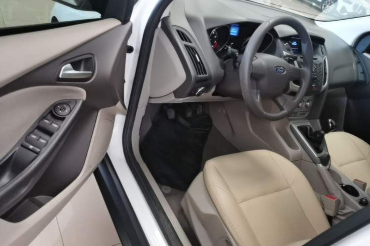 Used Ford Focus 2012 Sedan 1.6L Manual Comfort Model Driver Seat