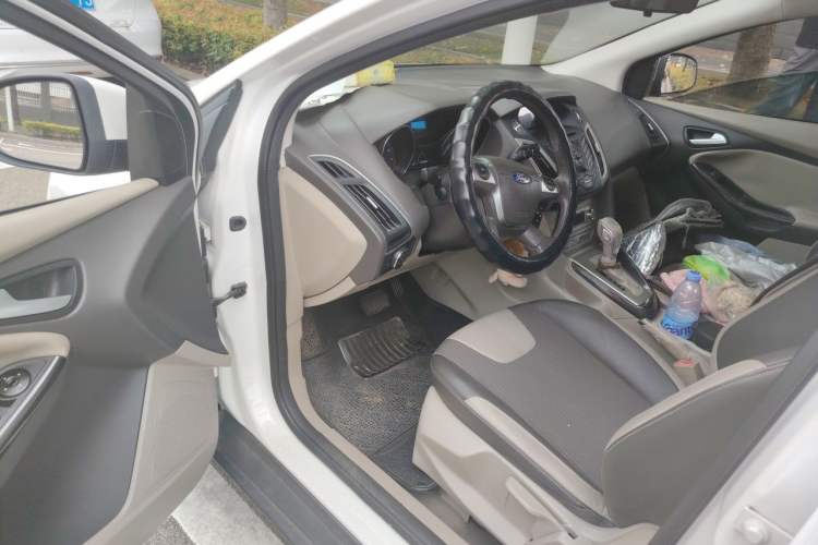 Used Ford Focus 2012 Sedan 1.6L Automatic Comfort Model Driver Seat
