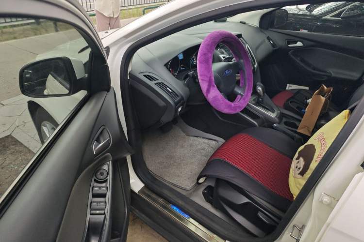Used Ford Focus 2012 Hatchback 1.6L Automatic Comfort Model Driver Seat