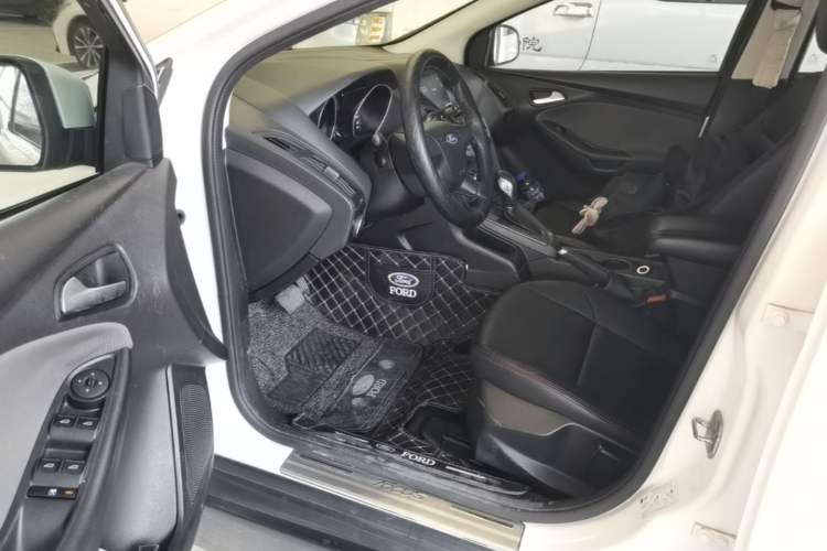 Used Ford Focus 2012 Hatchback 1.6L Automatic Comfort Model Driver Seat