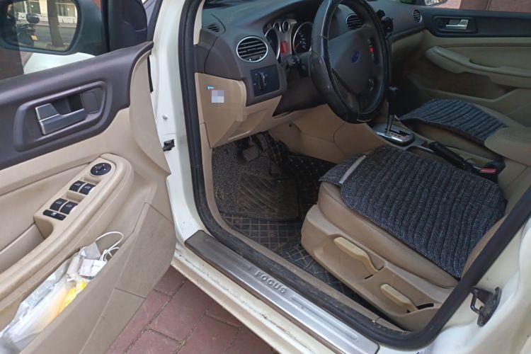 Used Ford Focus 2012 Hatchback Classic 1.8L Automatic Fashion Edition Driver Seat