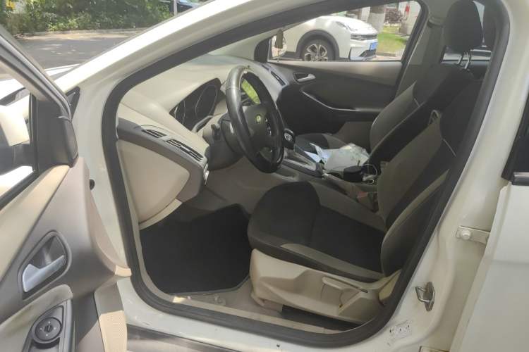 Used Ford Focus 2012 Sedan 1.6L Automatic Comfort Model Driver Seat