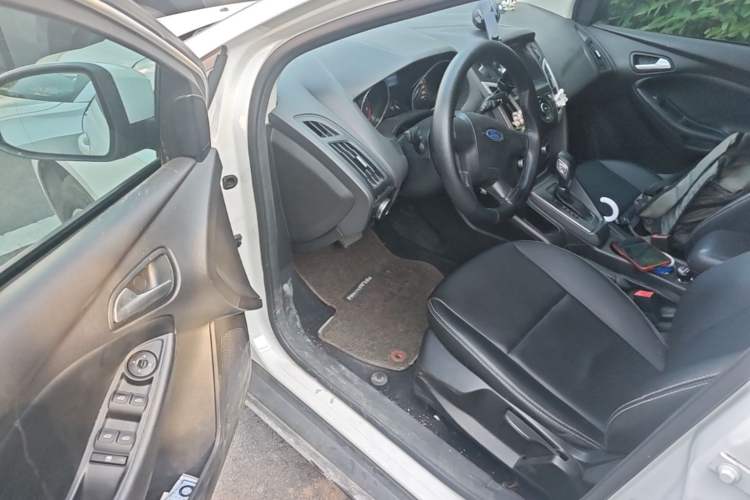 Used Ford Focus 2012 Hatchback 1.6L Automatic Comfort Model Driver Seat