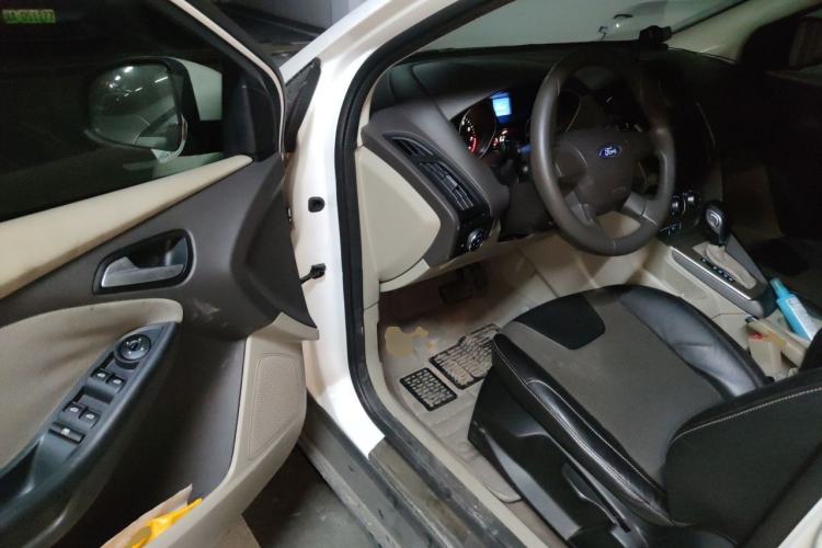 Used Ford Focus 2012 Sedan 1.6L Automatic Comfort Model Driver Seat