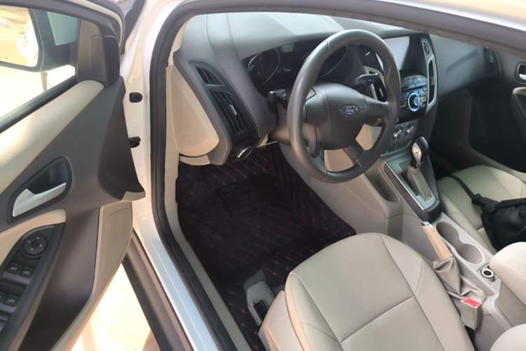 Used Ford Focus 2012 Sedan 1.6L Automatic Comfort Model Driver Seat