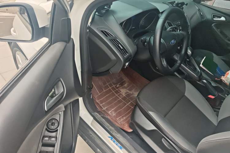 Used Ford Focus 2012 Hatchback 1.6L Automatic Comfort Model Driver Seat