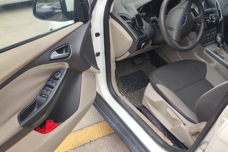 Used Ford Focus 2012 Sedan 1.6L Automatic Comfort Model Driver Seat