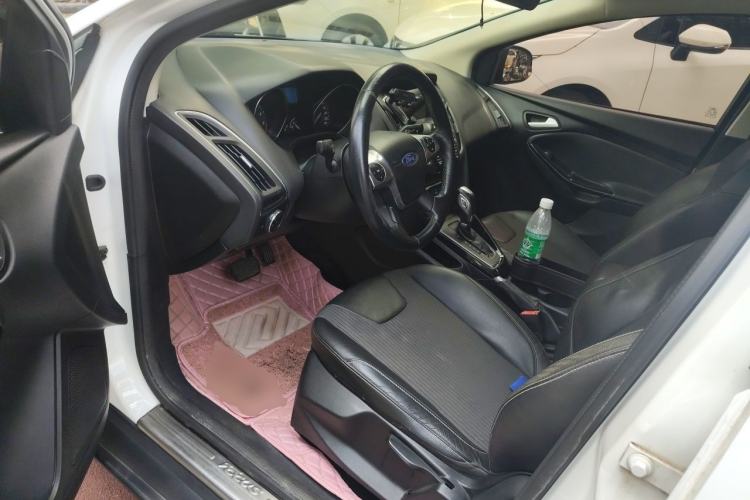 Used Ford Focus 2012 Sedan 1.6L Automatic Fashion Edition Driver Seat