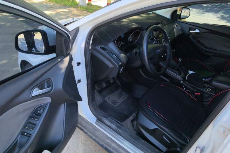 Used Ford Focus 2012 Hatchback 1.6L Manual Comfort Model Driver Seat