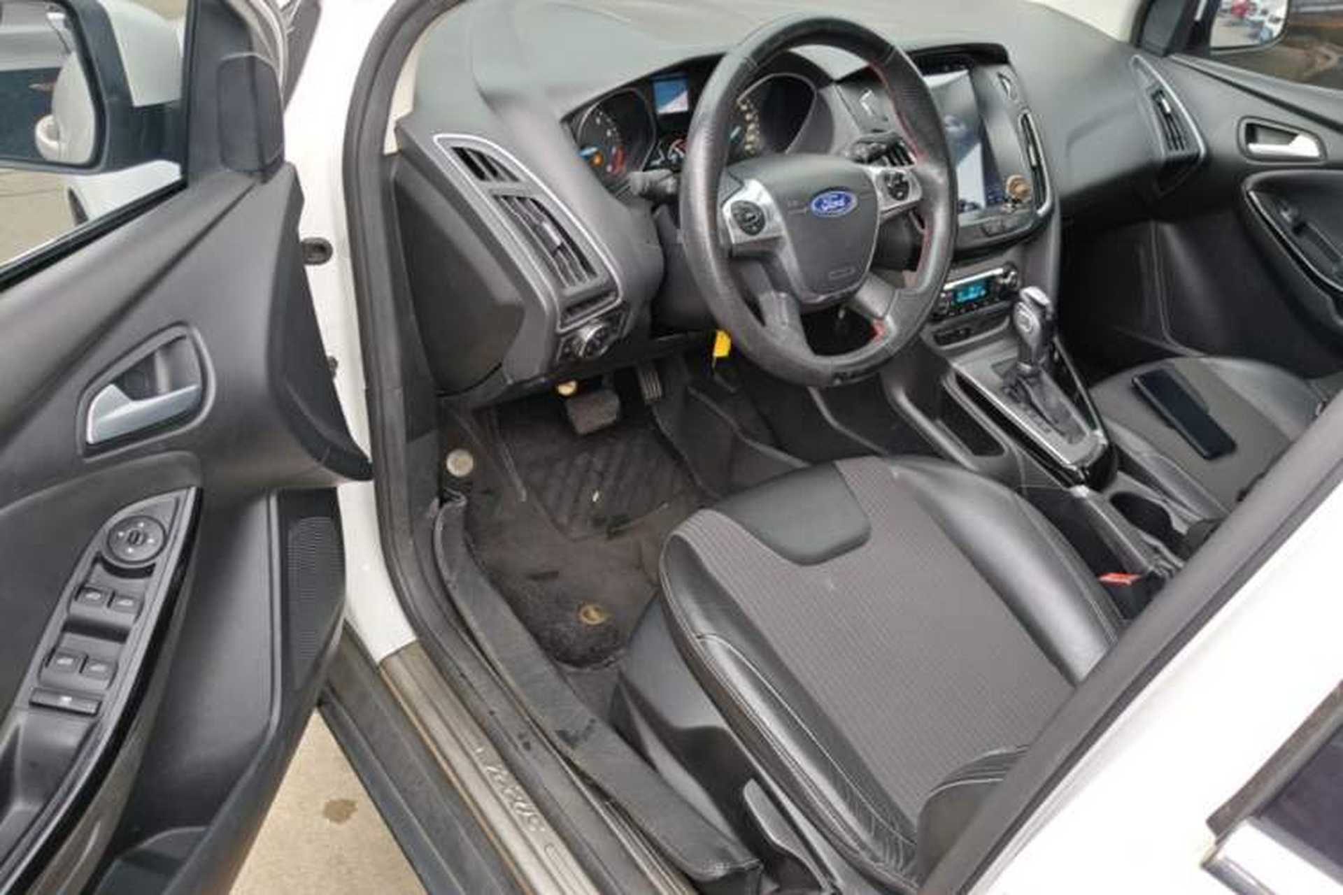Used Ford Focus 2012 Sedan 1.6L Automatic Fashion Edition Driver Seat
