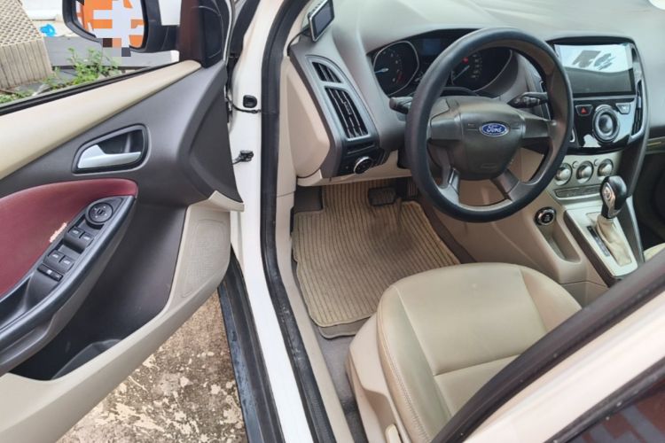 Used Ford Focus 2012 Sedan 1.6L Automatic Comfort Model Driver Seat
