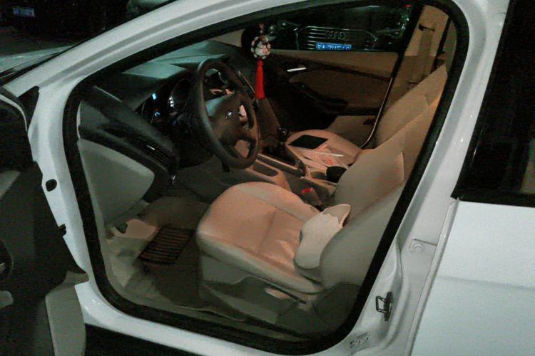 Used Ford Focus 2012 Sedan 1.6L Manual Comfort Model Driver Seat