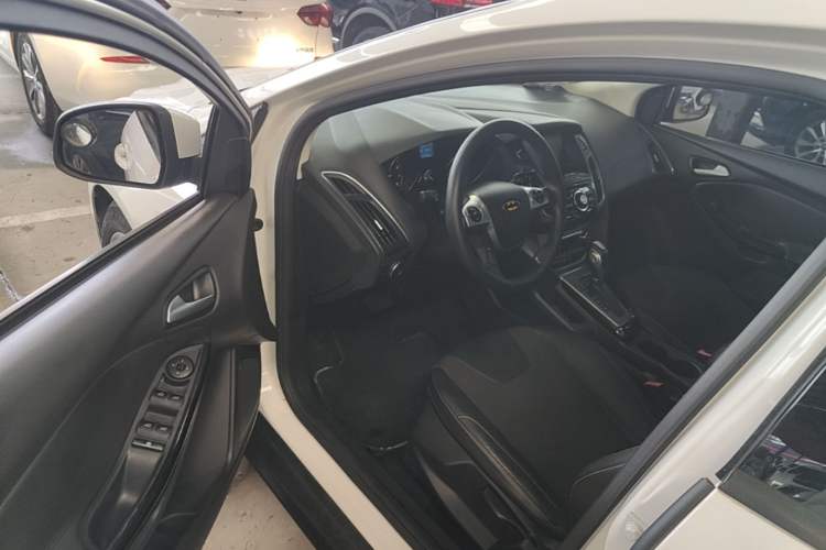 Used Ford Focus 2012 Sedan 1.6L Automatic Fashion Edition Driver Seat
