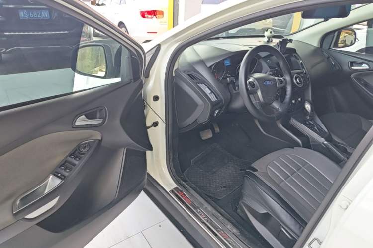 Used Ford Focus 2012 Hatchback 1.6L Automatic Comfort Model Driver Seat