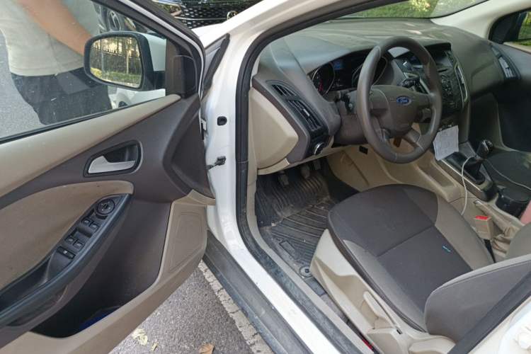 Used Ford Focus 2012 Sedan 1.6L Manual Comfort Model Driver Seat