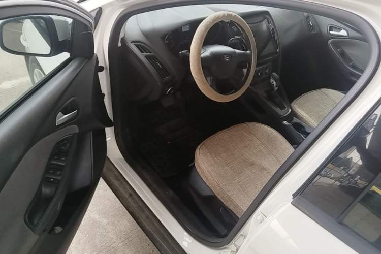 Used Ford Focus 2012 Hatchback 1.6L Automatic Comfort Model Driver Seat