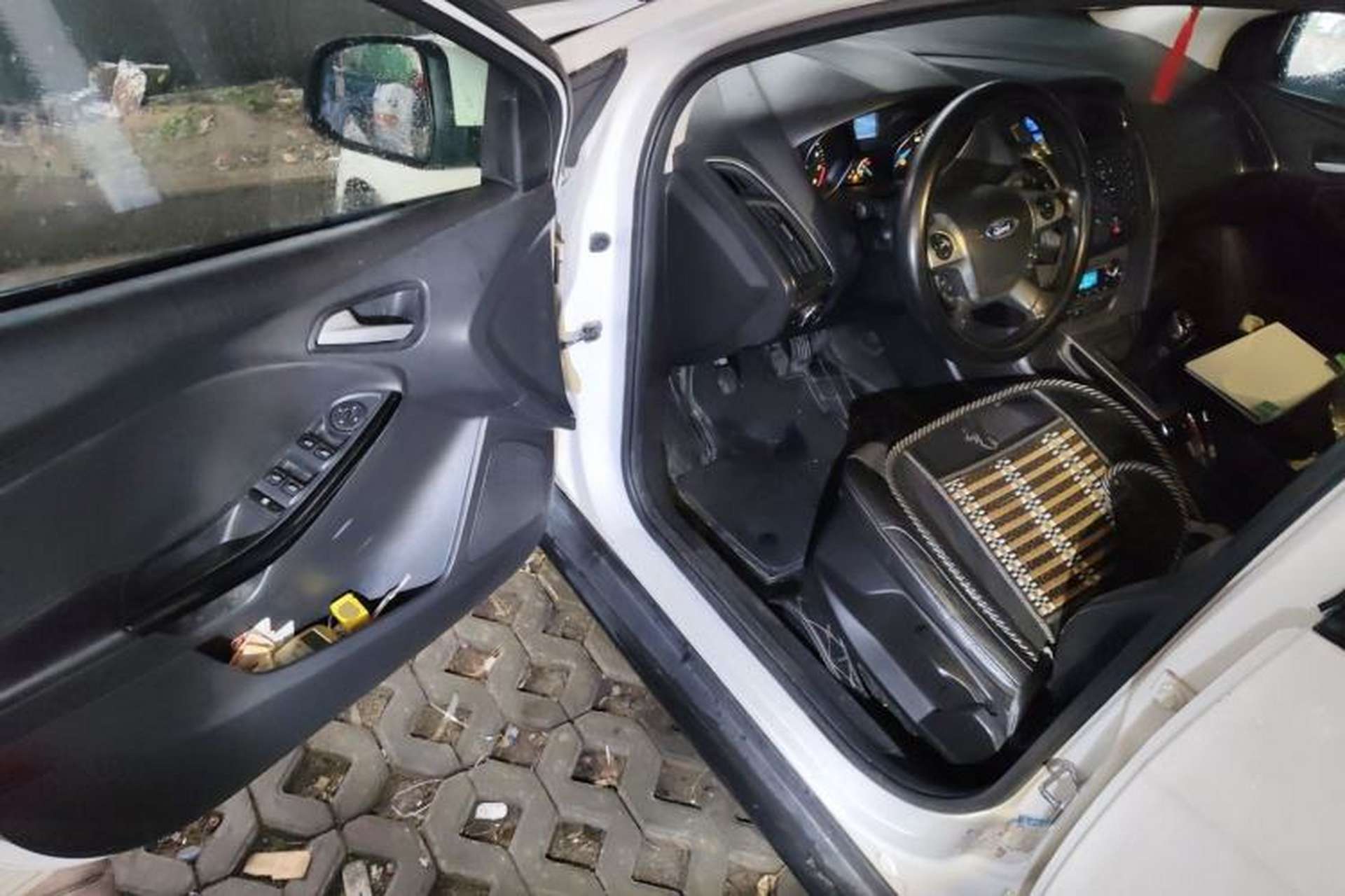 Used Ford Focus 2012 Sedan 1.6L Manual Fashion Edition Driver Seat
