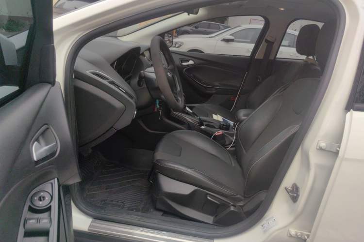 Used Ford Focus 2012 Hatchback 1.6L Automatic Fashion Edition Driver Seat